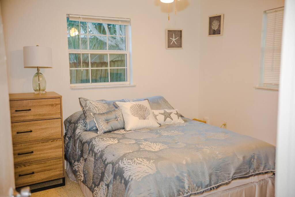 Charming Home, Minutes From The Beach Vero Beach Ngoại thất bức ảnh