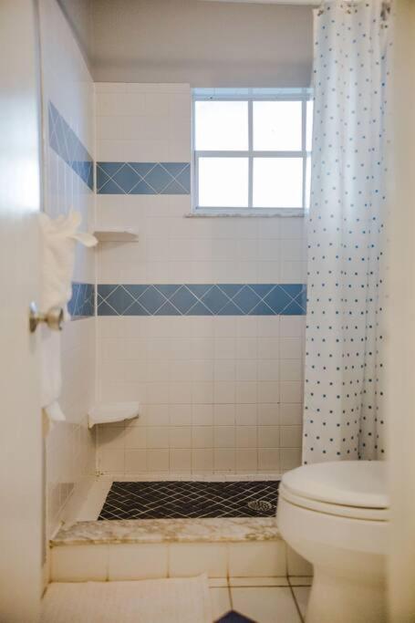 Charming Home, Minutes From The Beach Vero Beach Ngoại thất bức ảnh